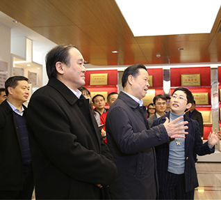 安徽省政協(xié)主席張昌爾、合肥市政協(xié)主席韓冰等領(lǐng)導(dǎo)一行蒞臨洽洽參觀考察